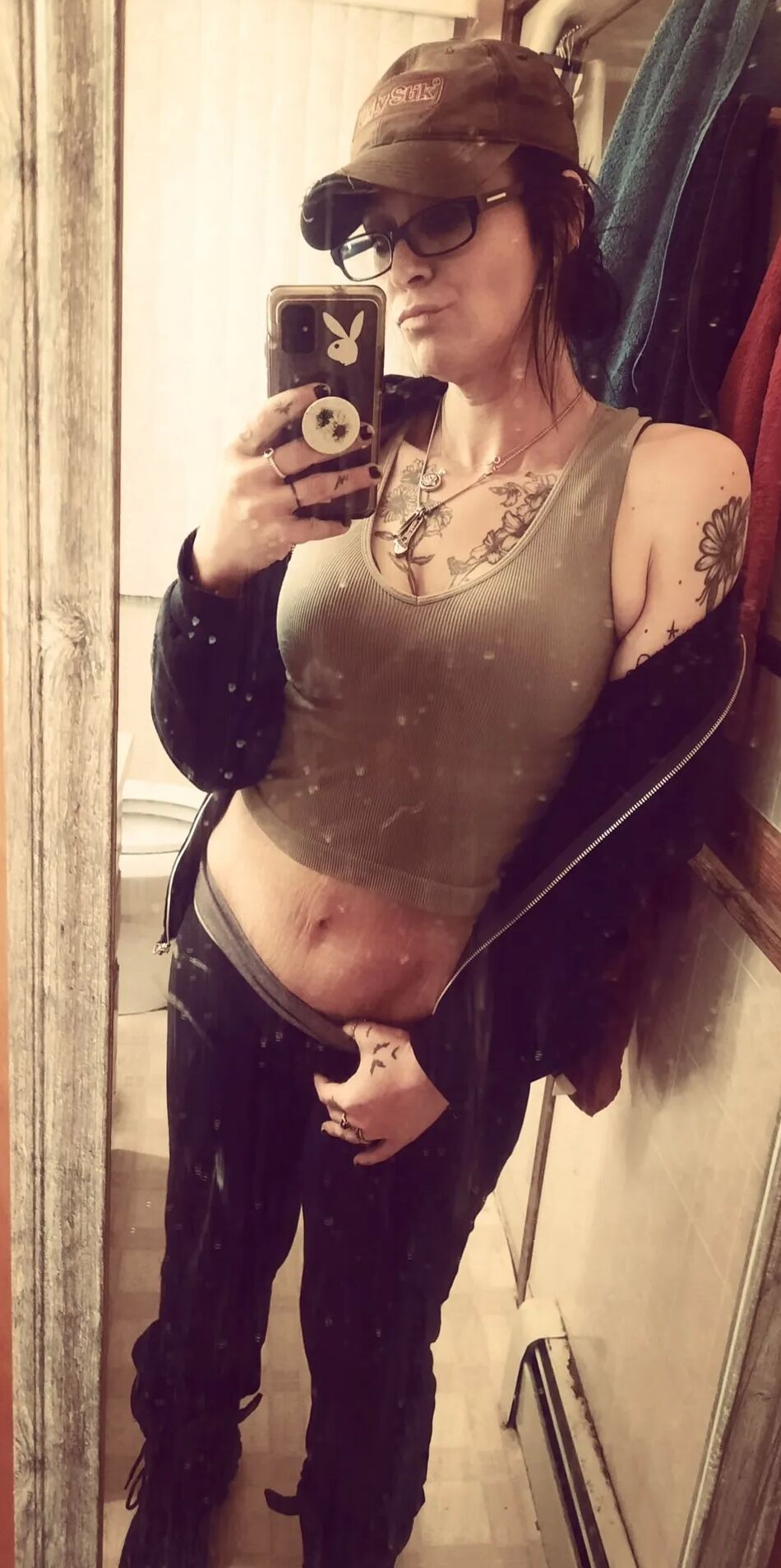 18 Pics Life's to short to not be a dirty girl