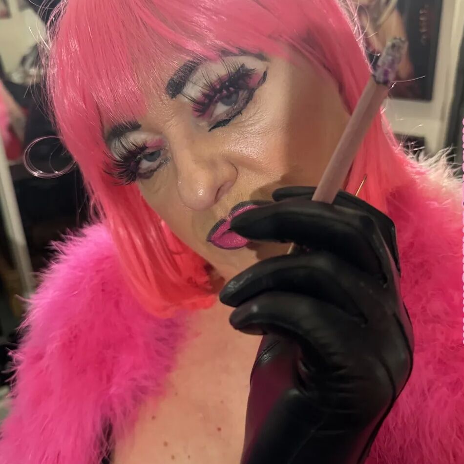 20 Pics HOOKER BARBIE -SHIRLEY