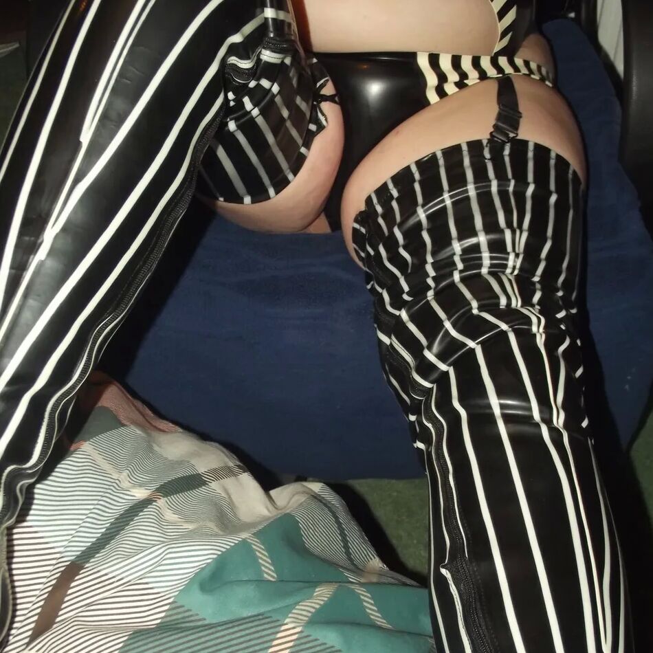 20 Pics SHIRLEY SLUT 806