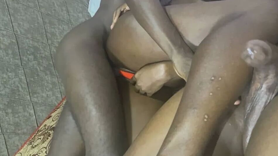 20 Pics Bisexual threesome