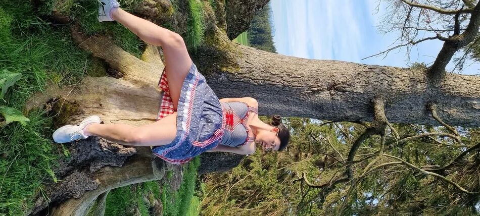 12 Pics Bavarian girl is wild