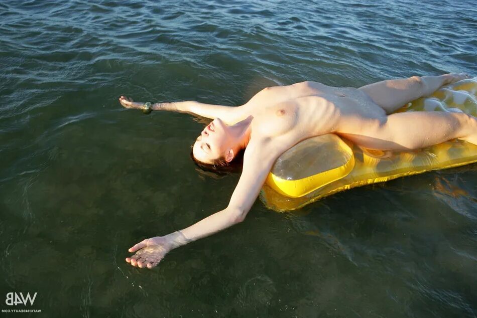 9 Pics Alissa White Fun