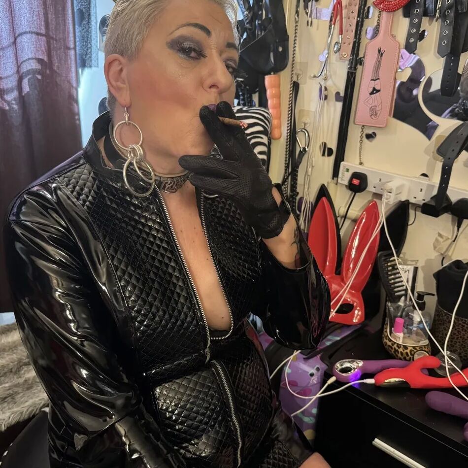 20 Pics SHIRLEY MISS DOMINATRIX