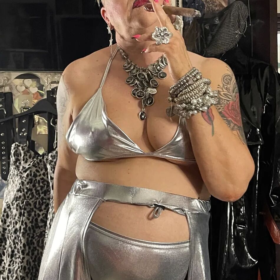 20 Pics SHIRLEY I LOVE CUM