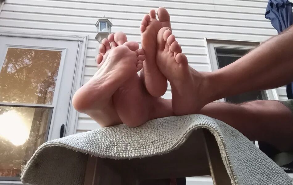 15 Pics Happy feet