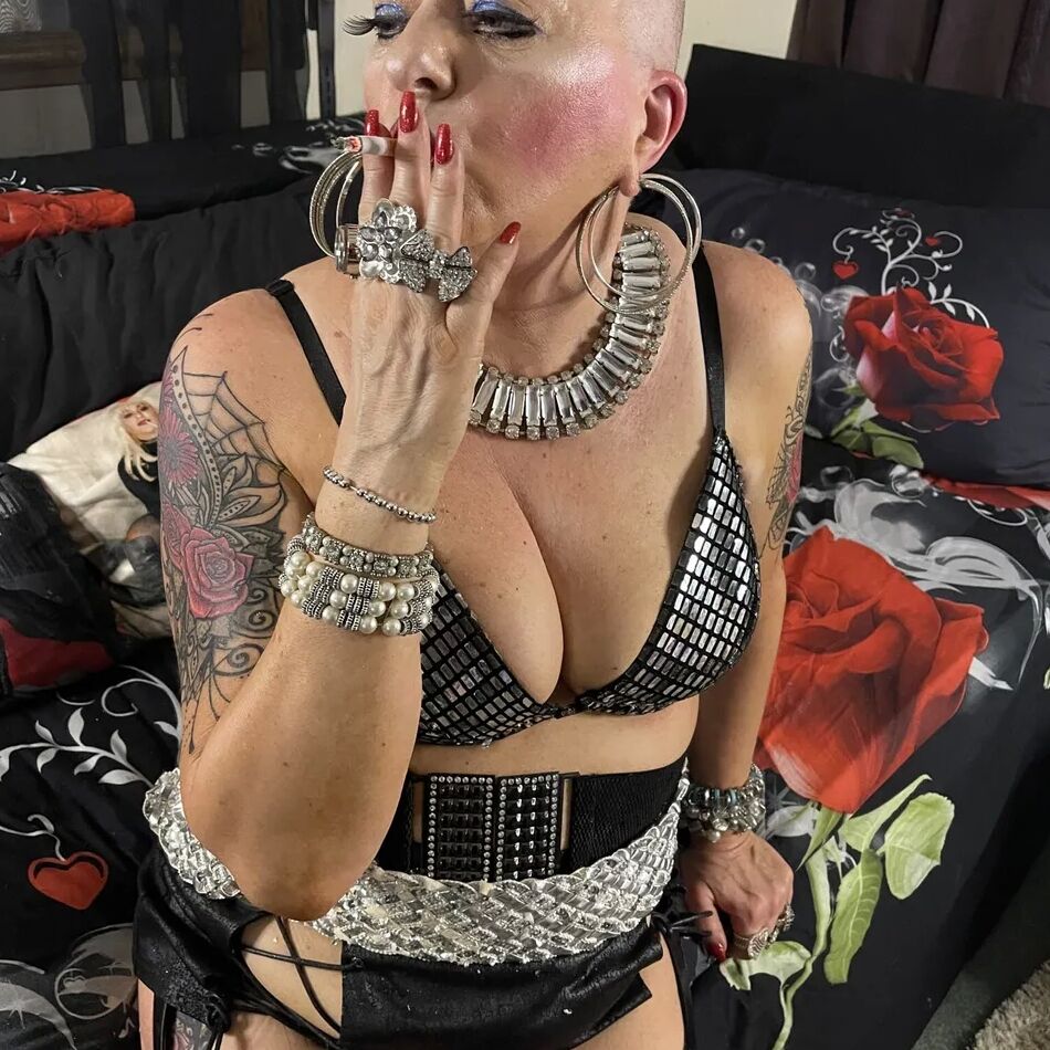 20 Pics MY NEW HAIRDRESSER