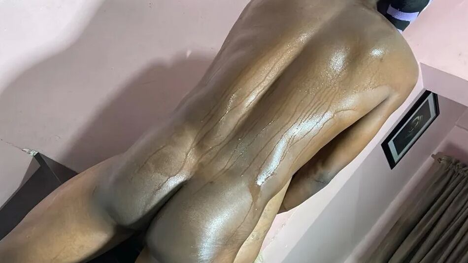 20 Pics Sex on the table