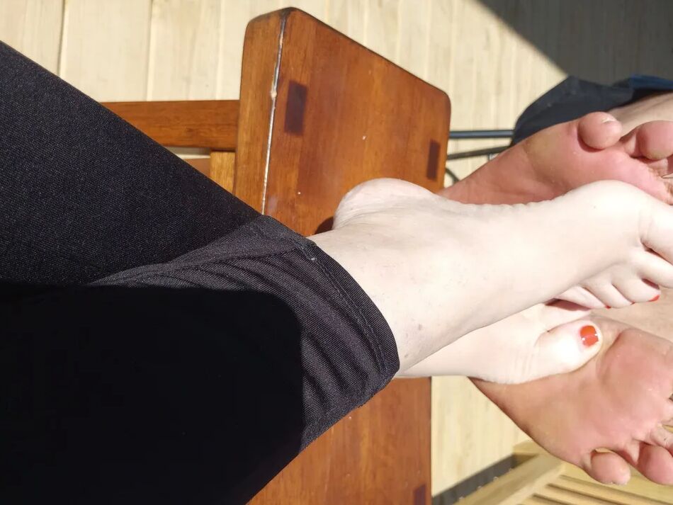 20 Pics Footise with GF