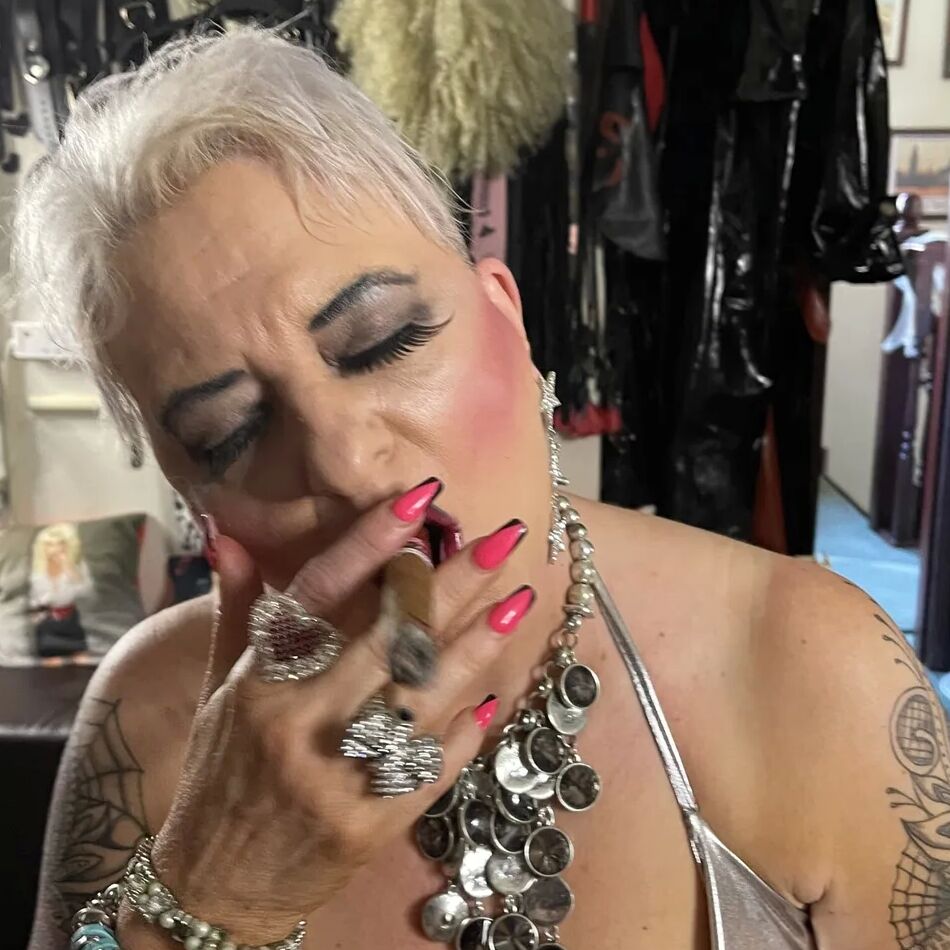 20 Pics SHIRLEY I LOVE CUM