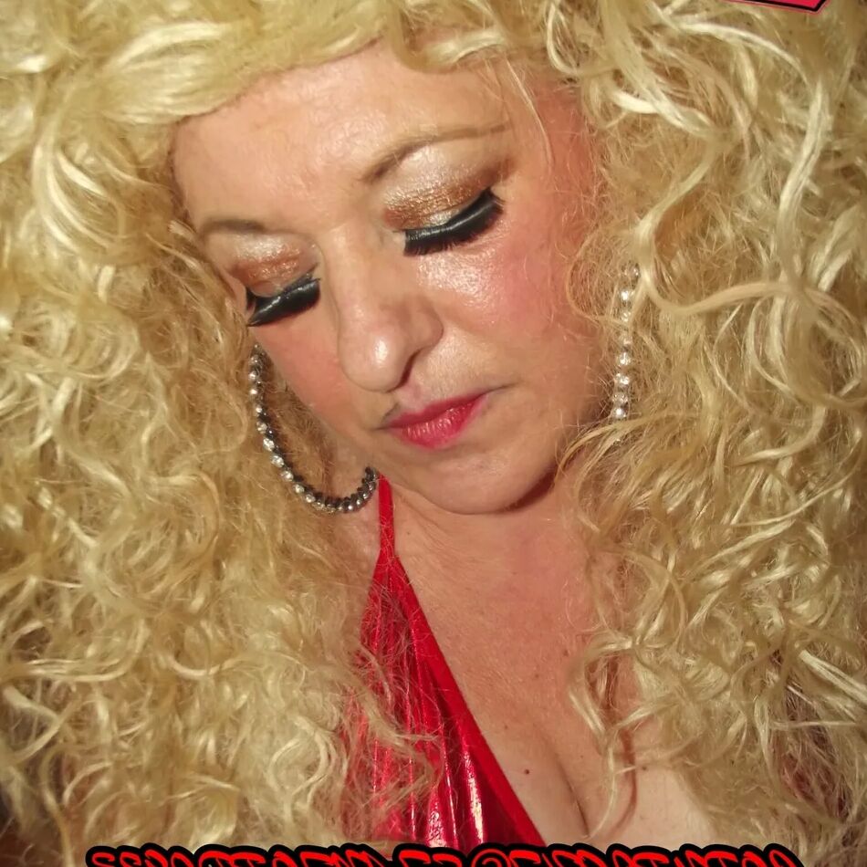20 Pics SHIRLEY SLUT 690