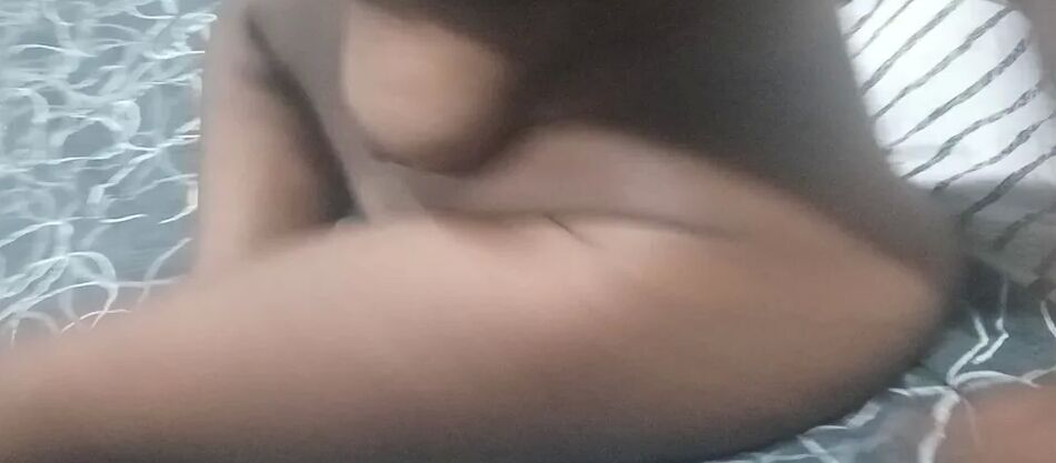 20 Pics Very Sexy Hood Milf