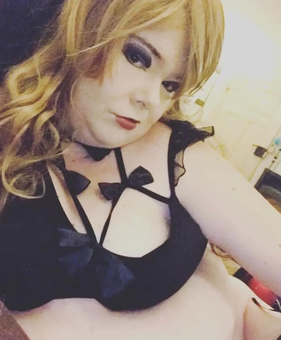 20 Pics Fette Gothic Fotze