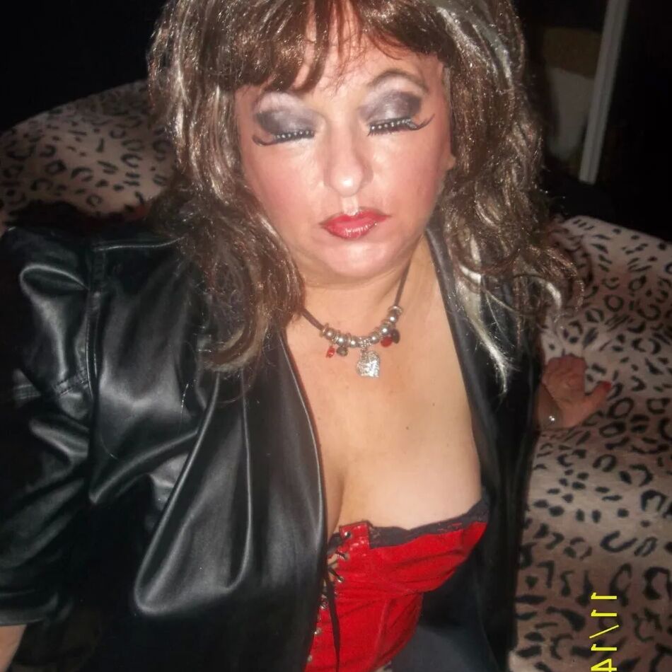20 Pics SHIRLEY SLUT 678