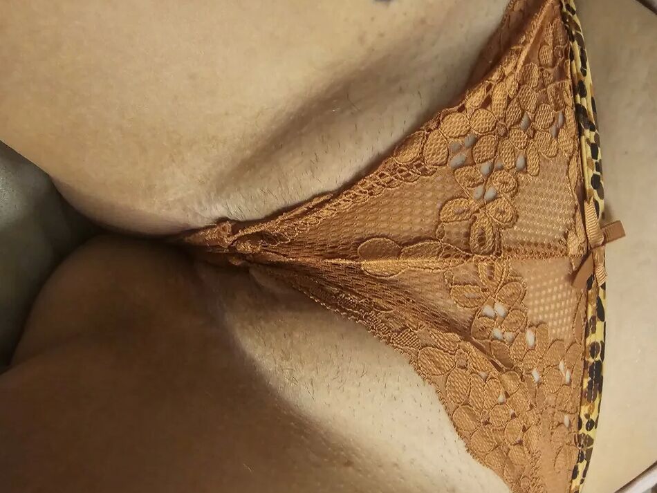 5 Pics Can you eat it..  eat it and make my legs shake
