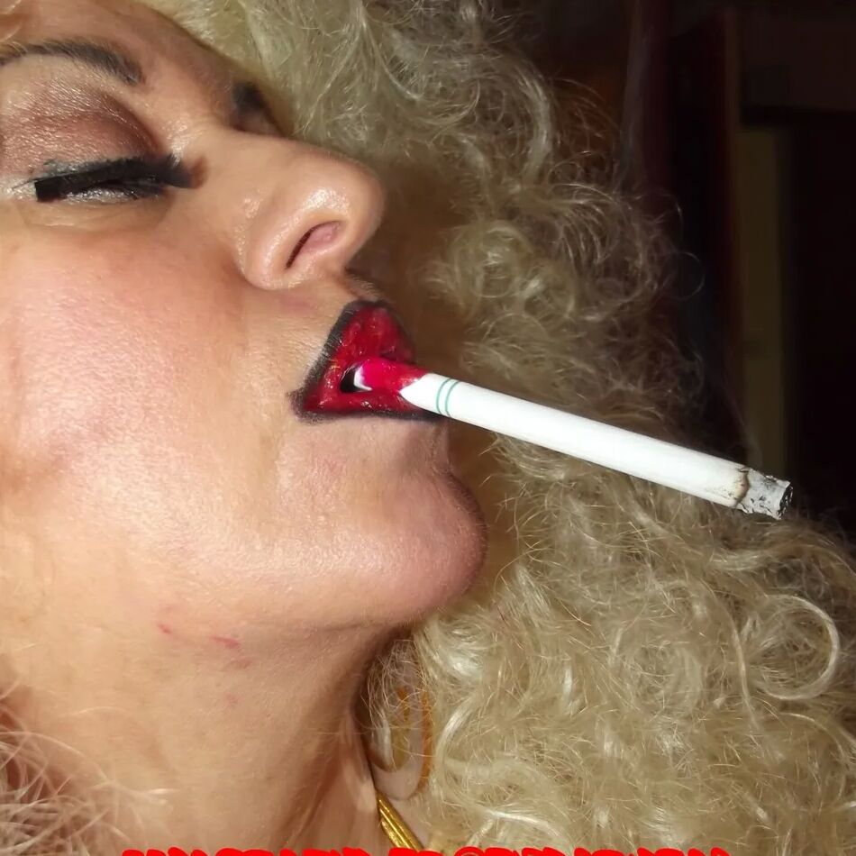 20 Pics SHIRLEY SLUT 717