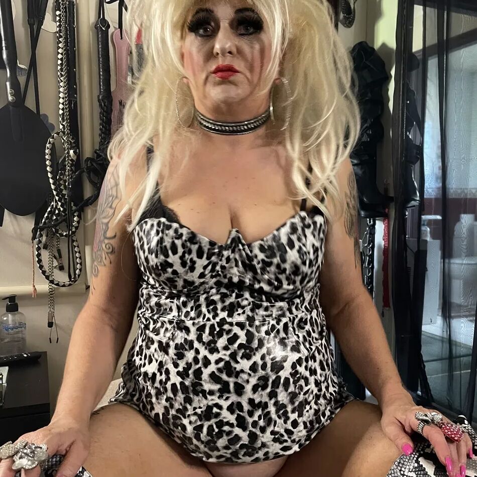 20 Pics HOME SLUT SHIRLEY