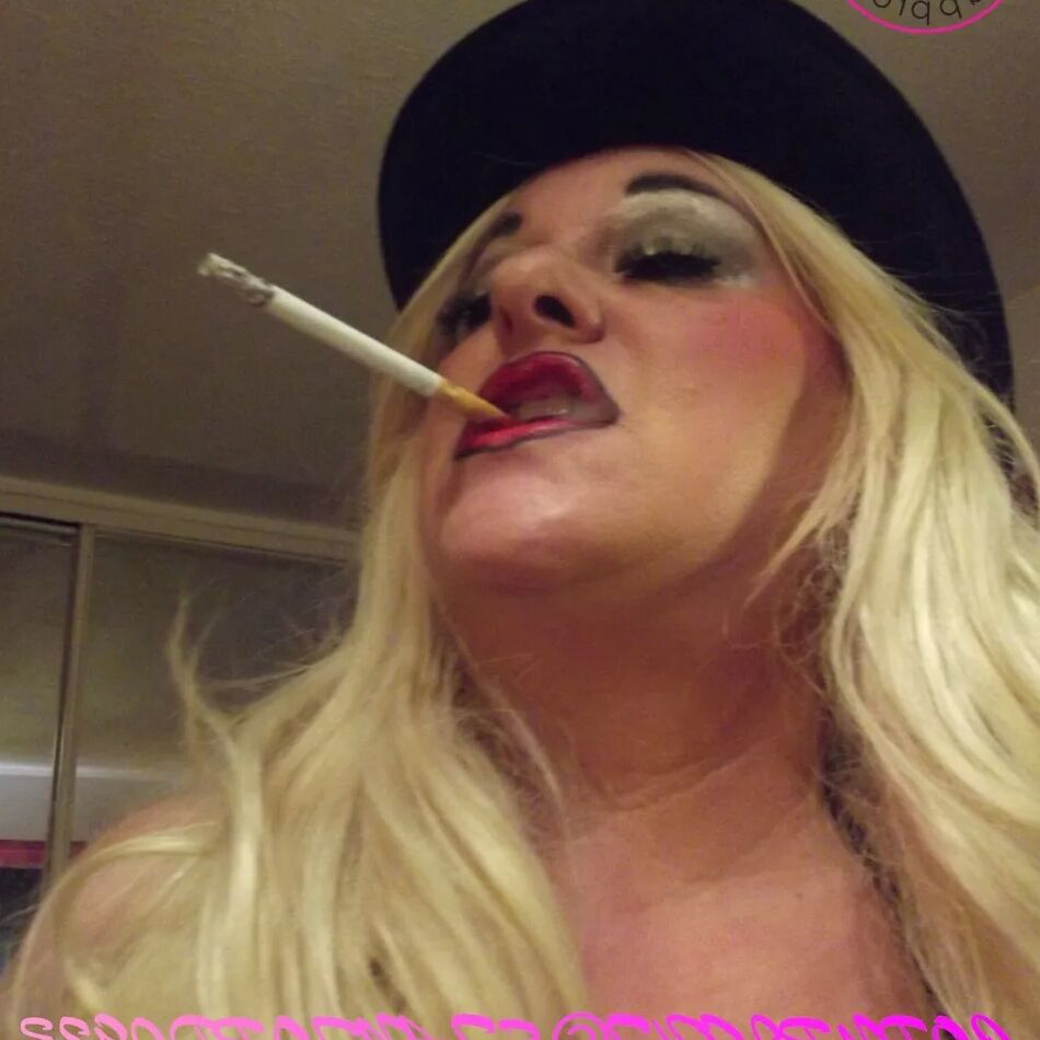 20 Pics SHIRLEY SLUT 754