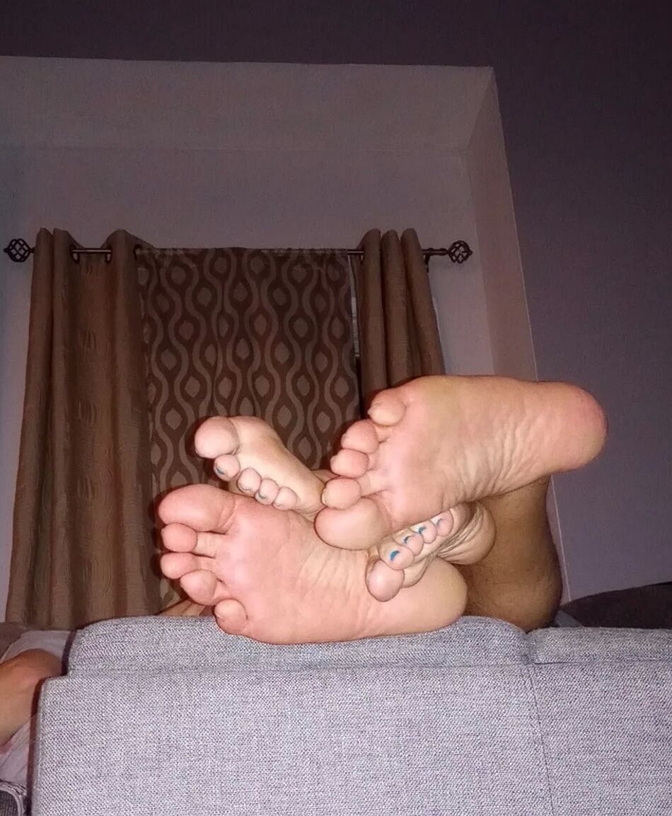 15 Pics Do you like our feet together