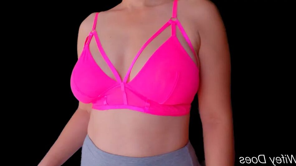 10 Pics Wife stuns in hot pink bra