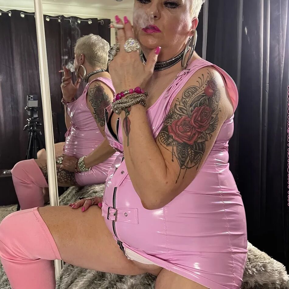 20 Pics SATURDAY EXTRA SHIRLEY
