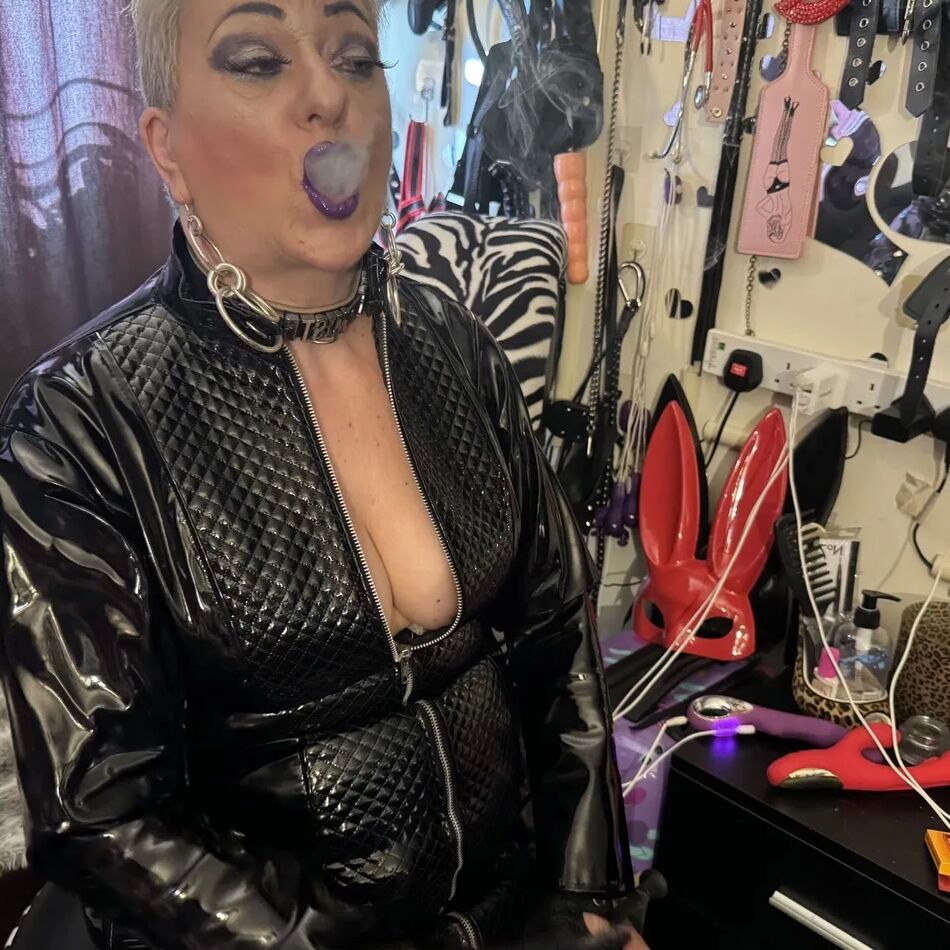 20 Pics SHIRLEY MISS DOMINATRIX