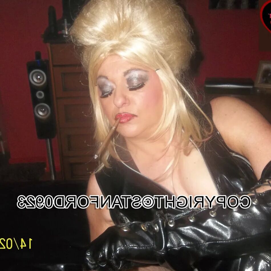 20 Pics SHIRLEY SLUT 663