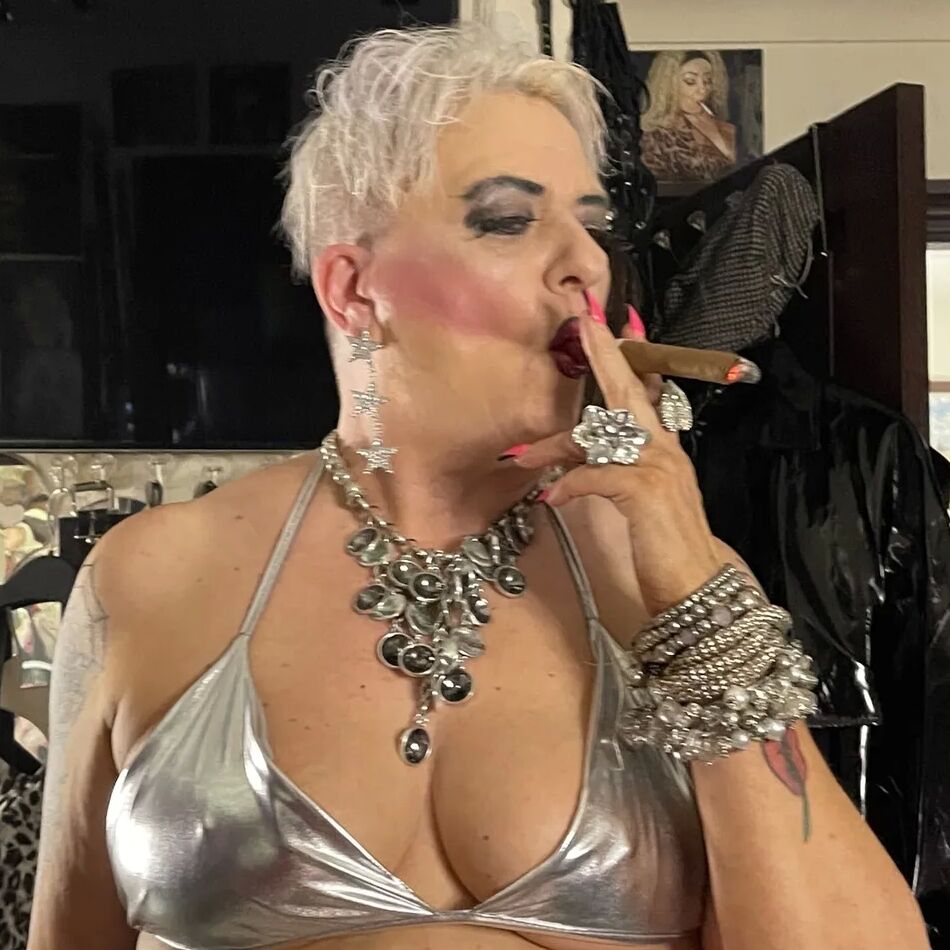 20 Pics SHIRLEY I LOVE CUM