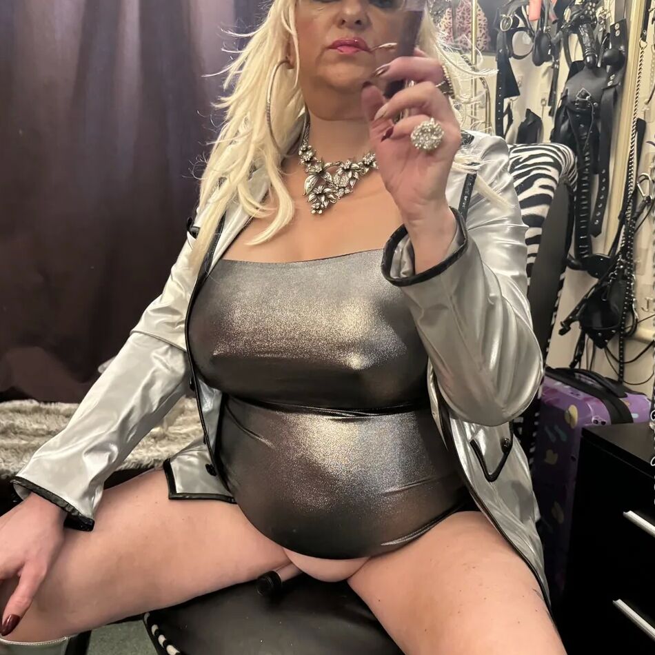 20 Pics SLUTTY MOM SHIRLEY 2