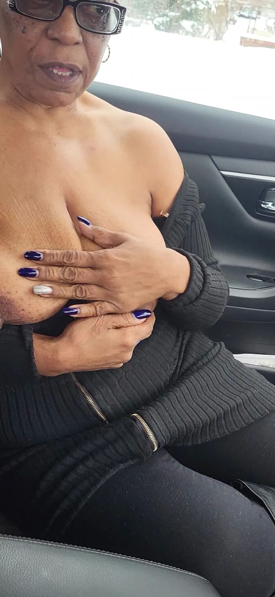 11 Pics Cold Titties (My Girls)