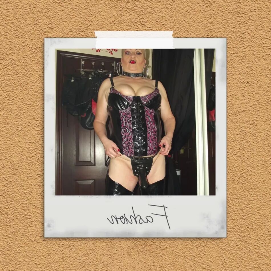 20 Pics SHIRLEY POLAROID 9