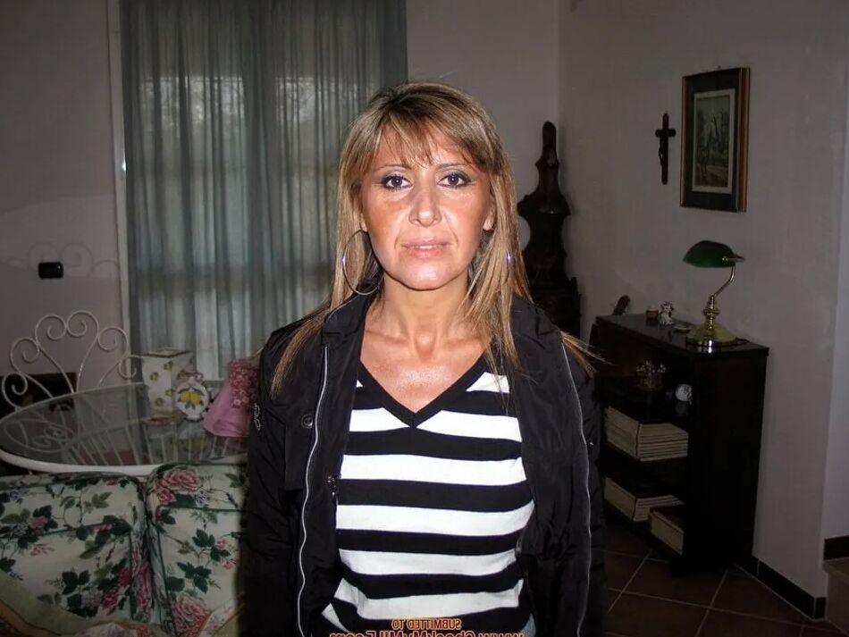 10 Pics Check My MILF Hot soccer Mom