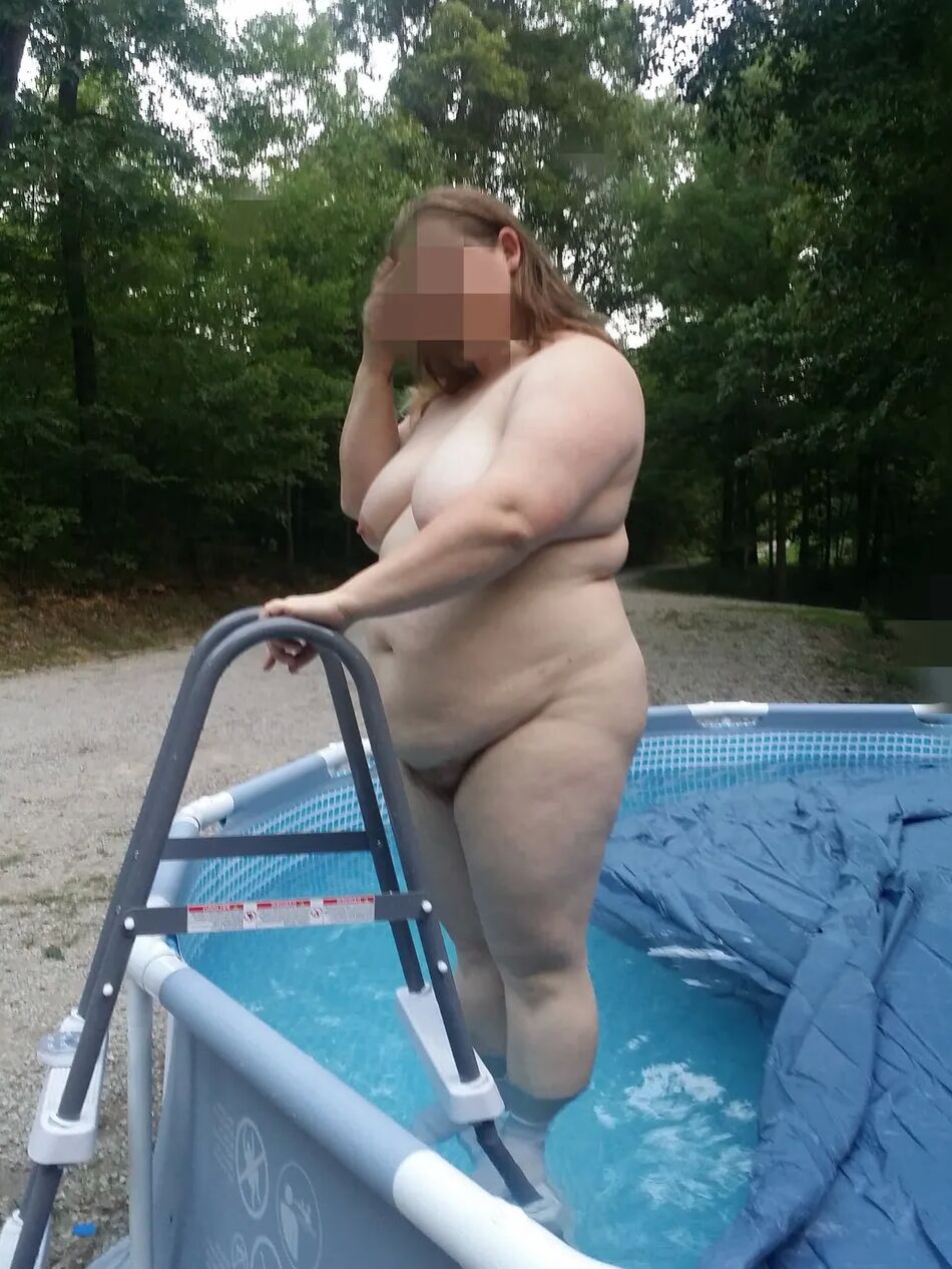 9 Pics Pool time