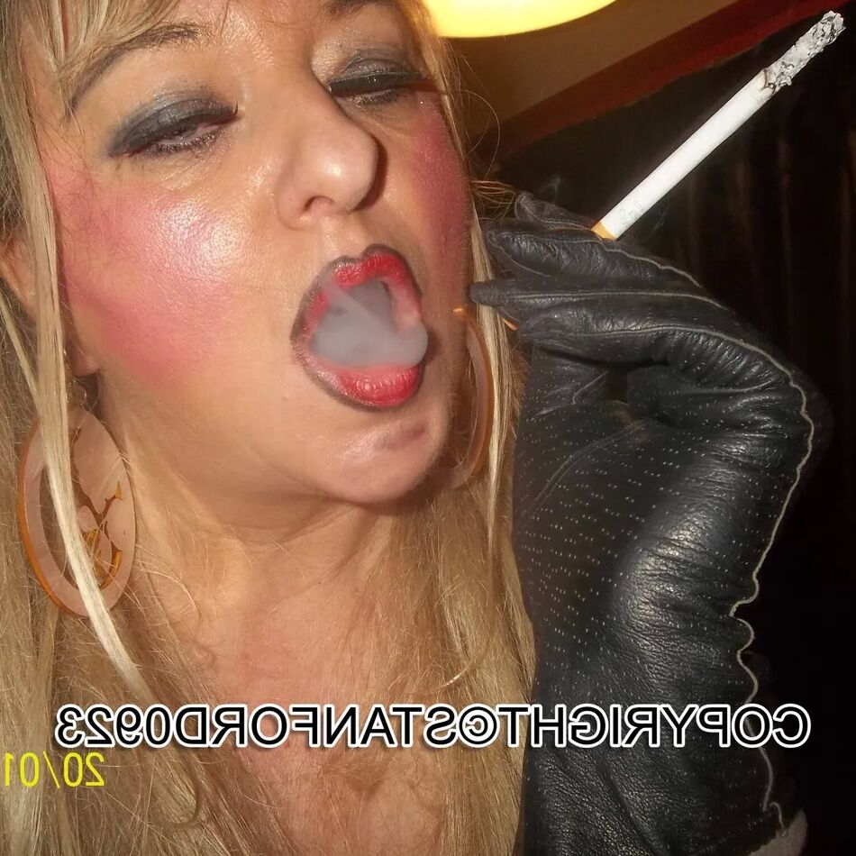 20 Pics SHIRLEY SLUT 645