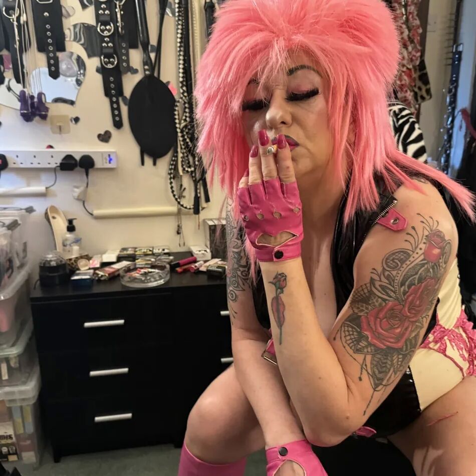 20 Pics SHIRLEY SLUT TRAMP 2023