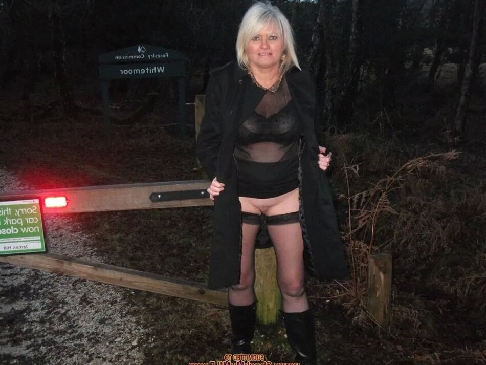 12 Pics Check My MILf Crazy party mom