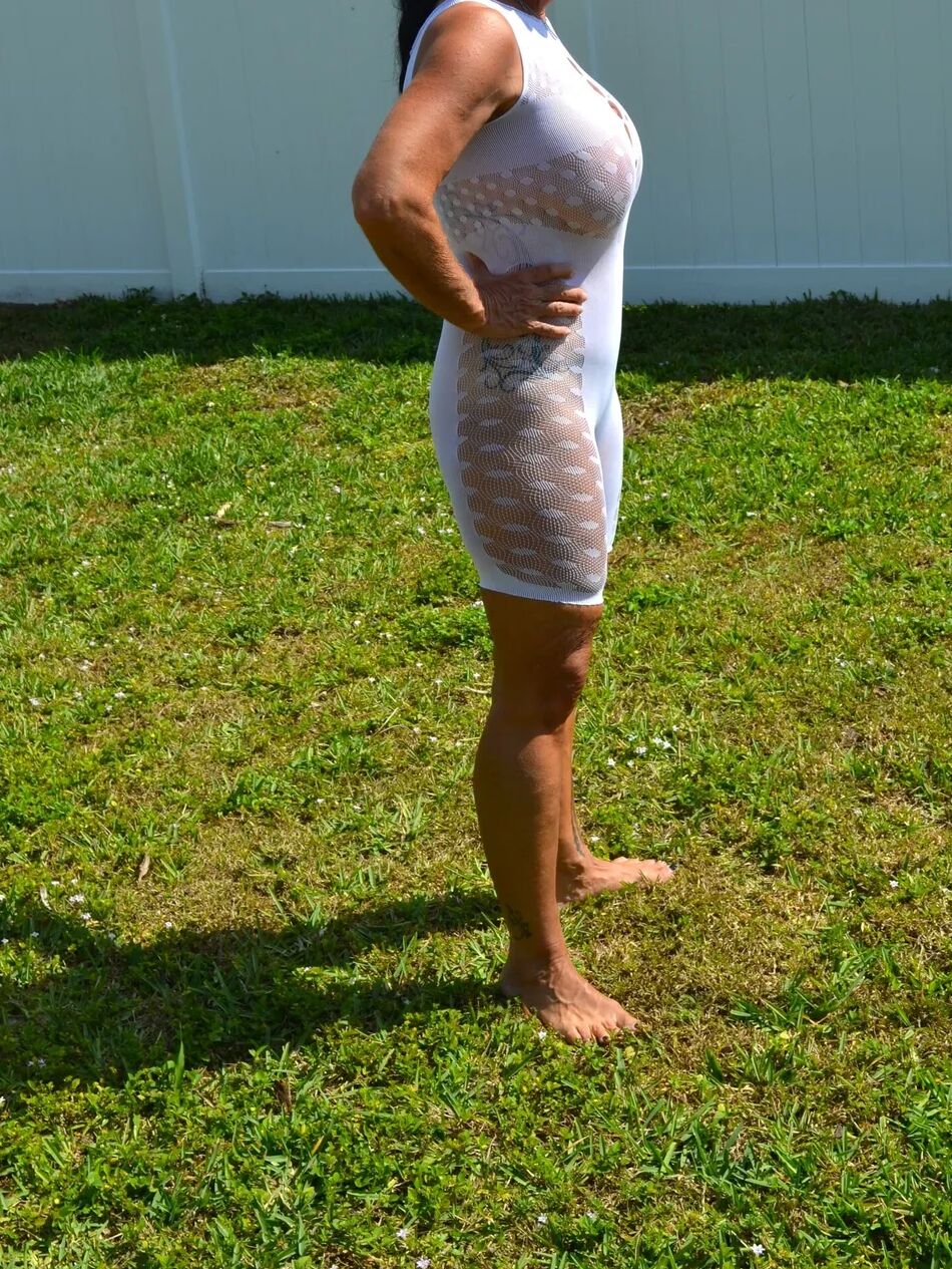 20 Pics Fuck Toy Fun Outside