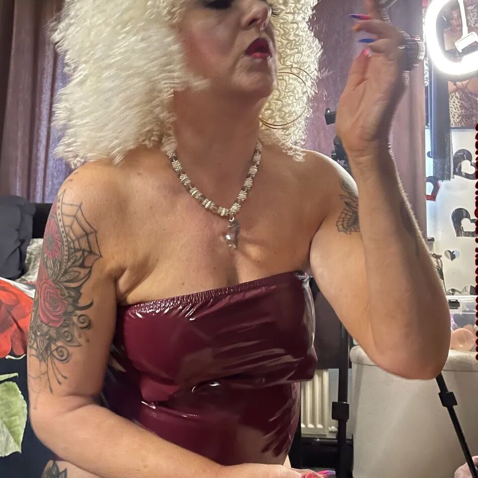 20 Pics SHIRLEY WHORE BITCH SLUT