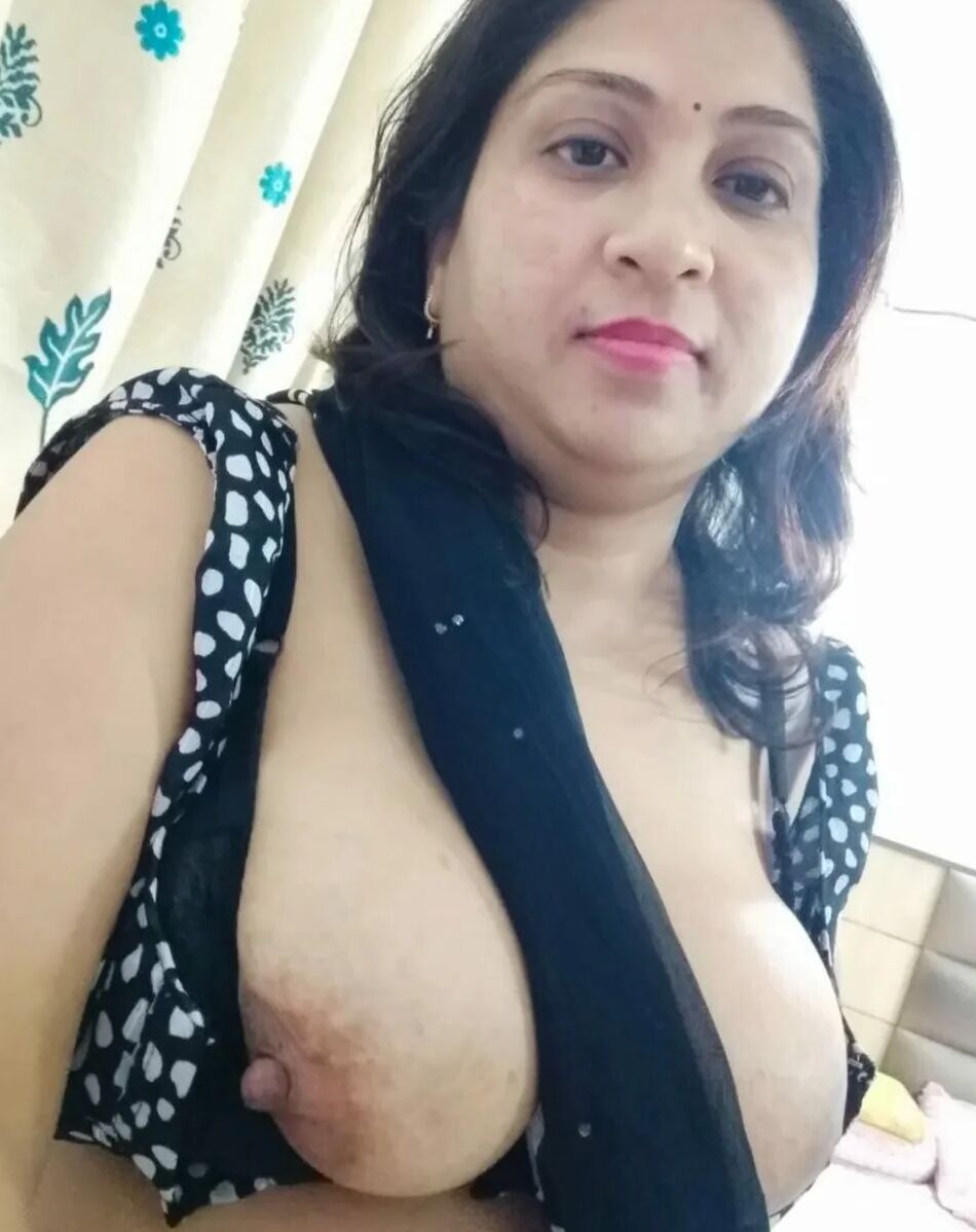 10 Pics Desi Bhabhi saavi