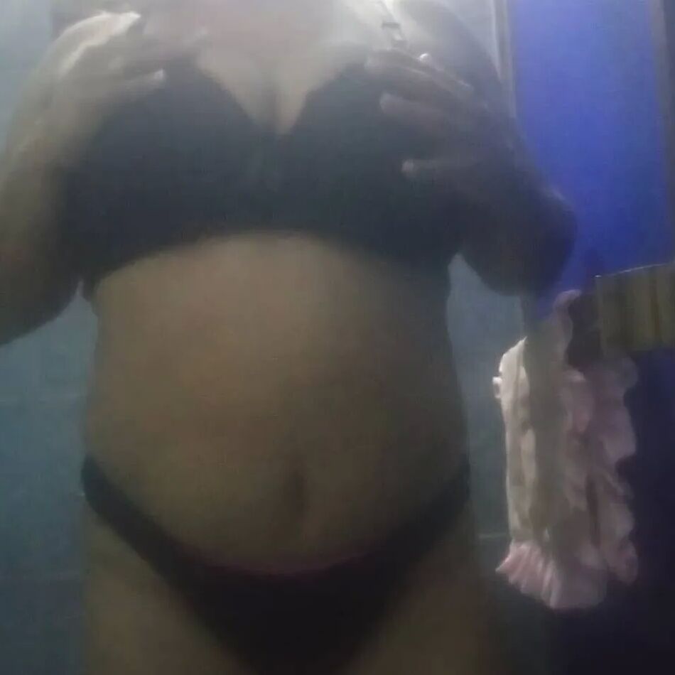 17 Pics just me