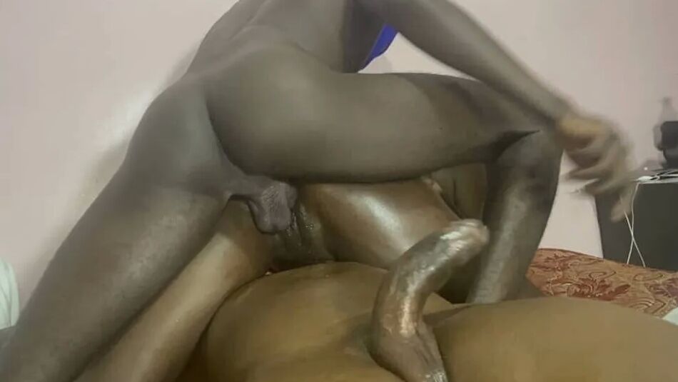 19 Pics Bi threesome