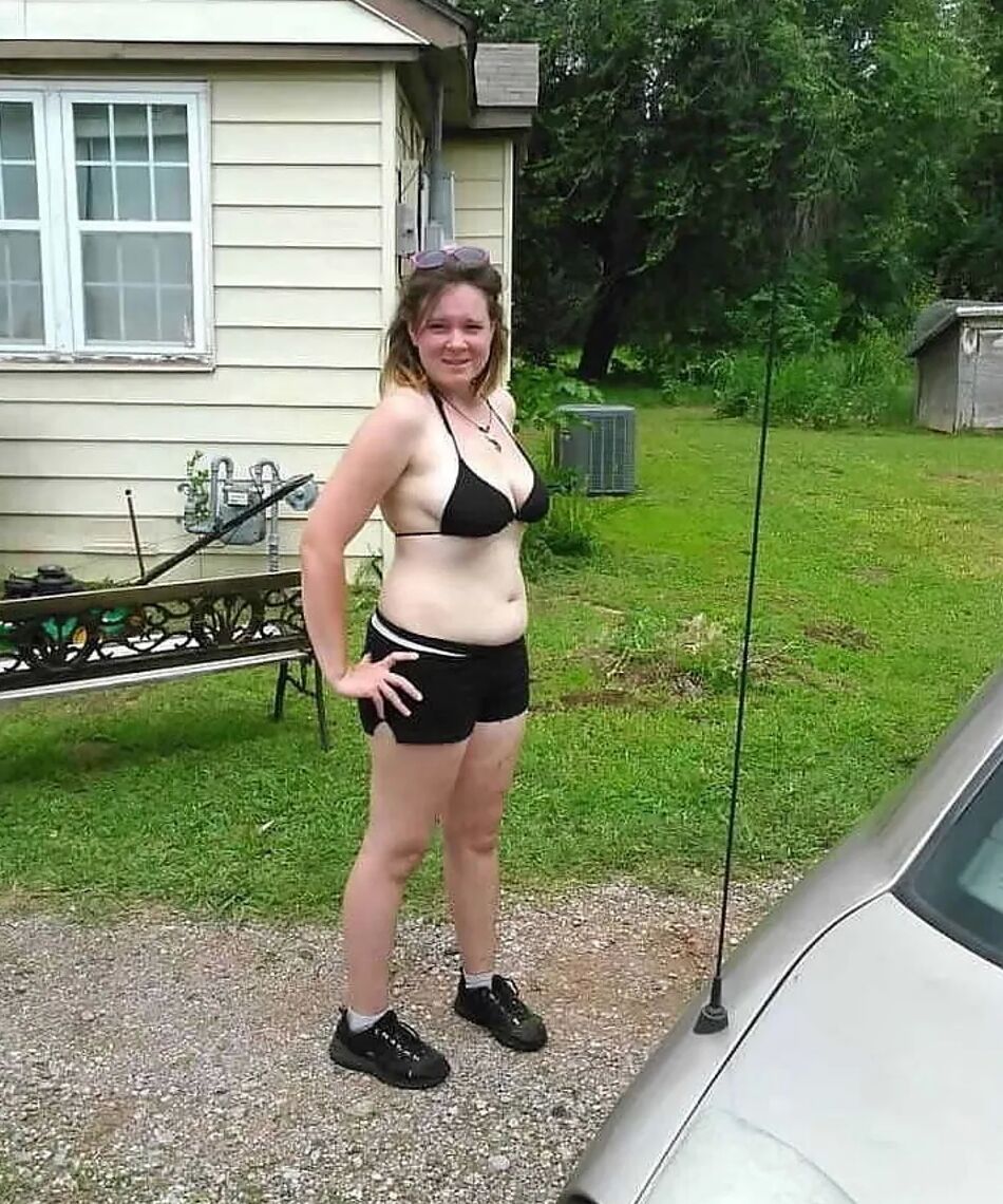 20 Pics Trying to be sexy