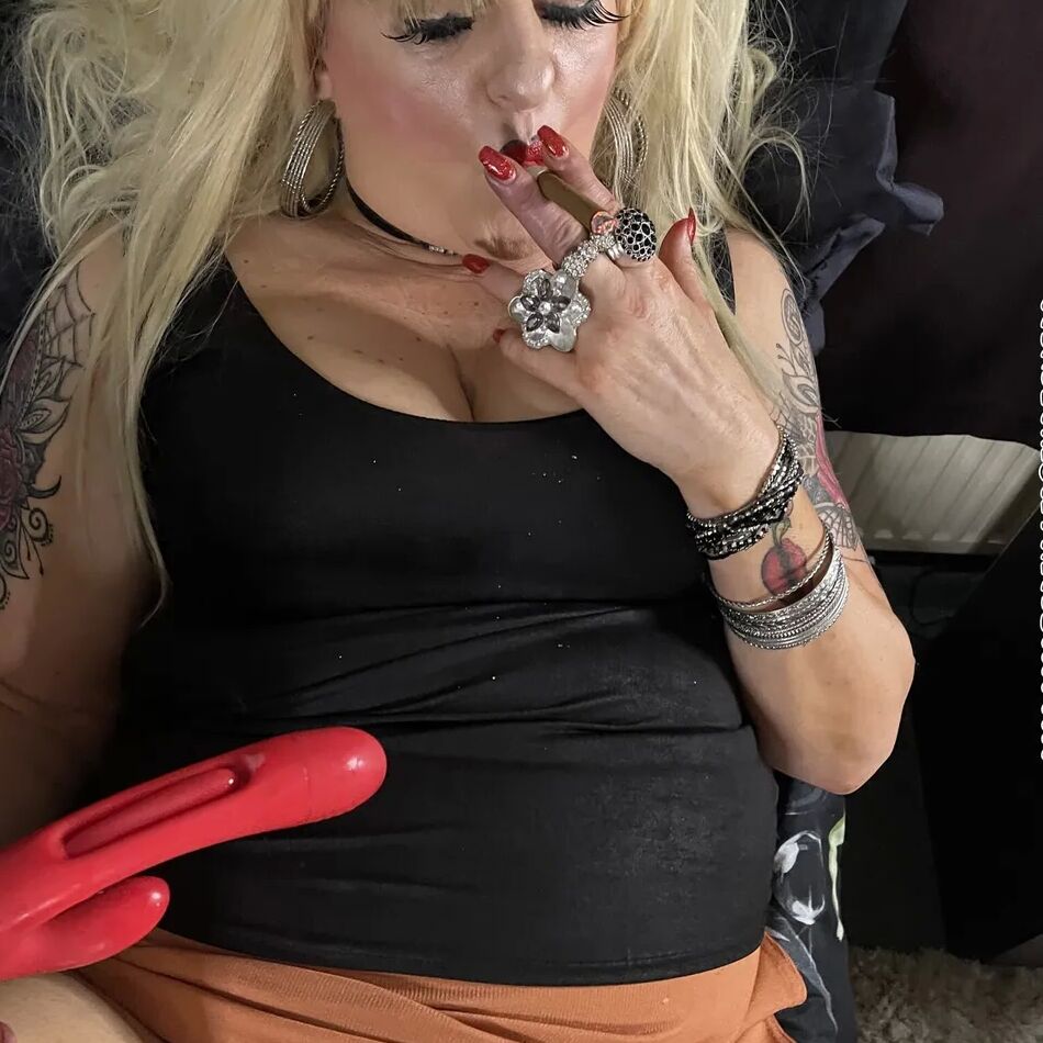 20 Pics SEX TOY WHORE SHIRLEY