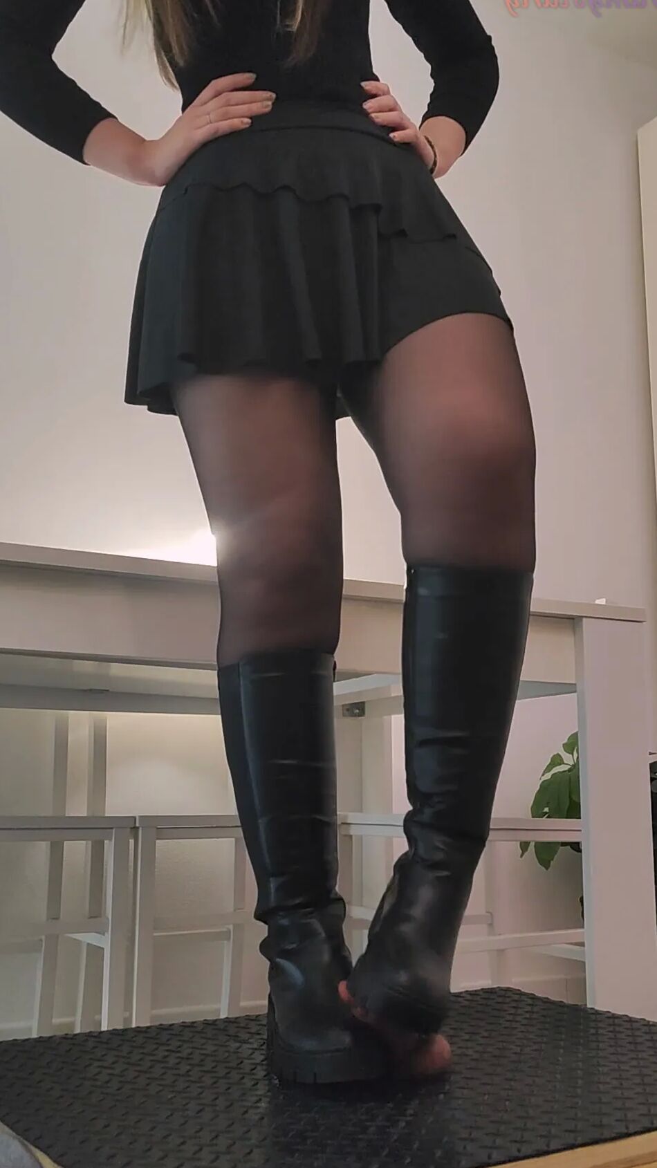 10 Pics Blasting Genitals in Black Riding Boots - Cock Crush