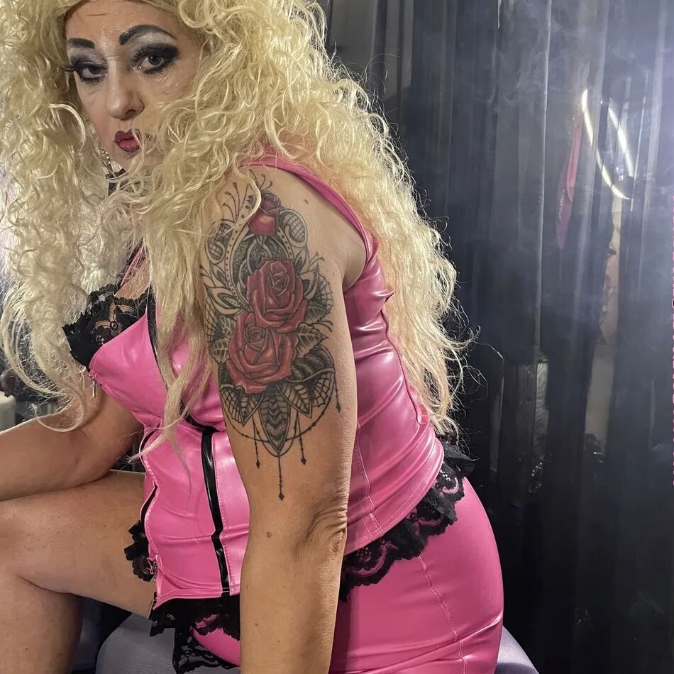 20 Pics FUCK SHIRLEY  LIKE THE SLUTTY WHORE THAT I AM
