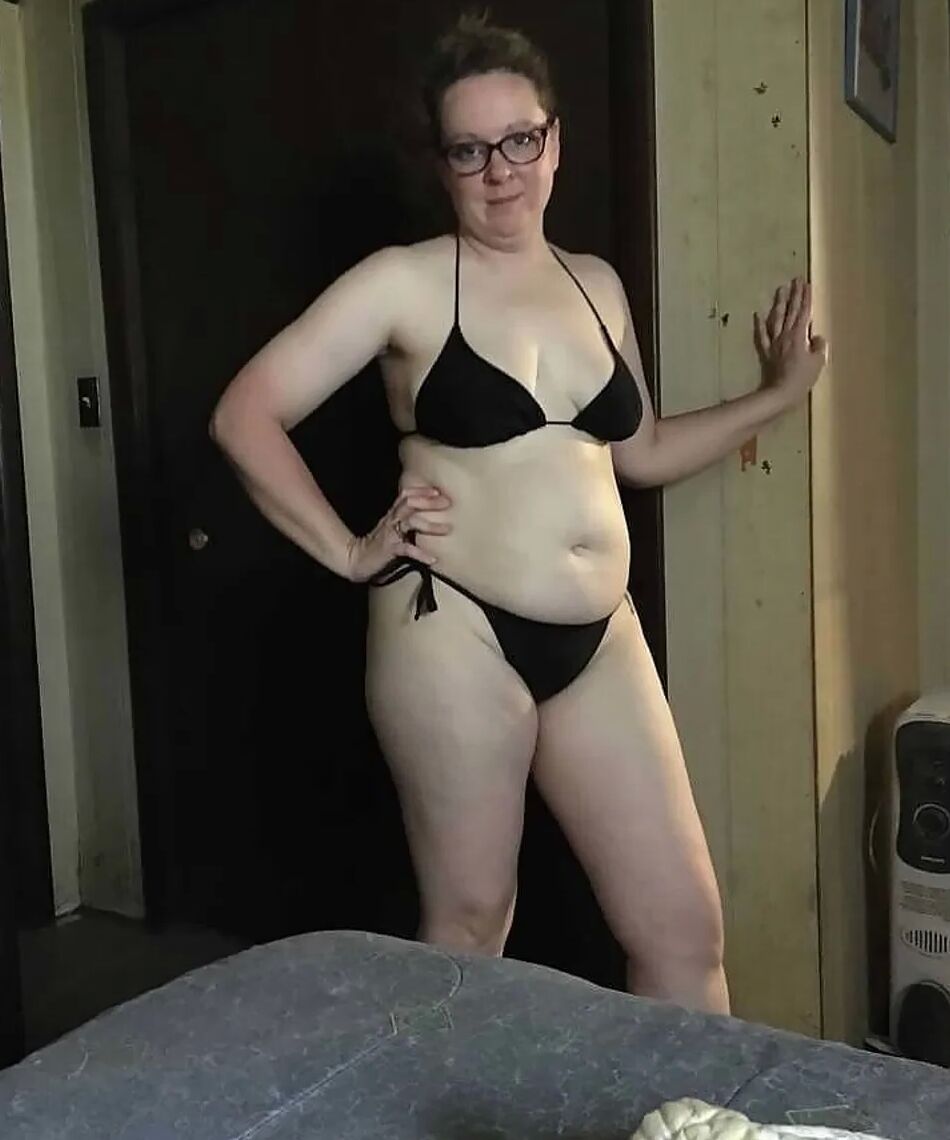20 Pics Trying to be sexy