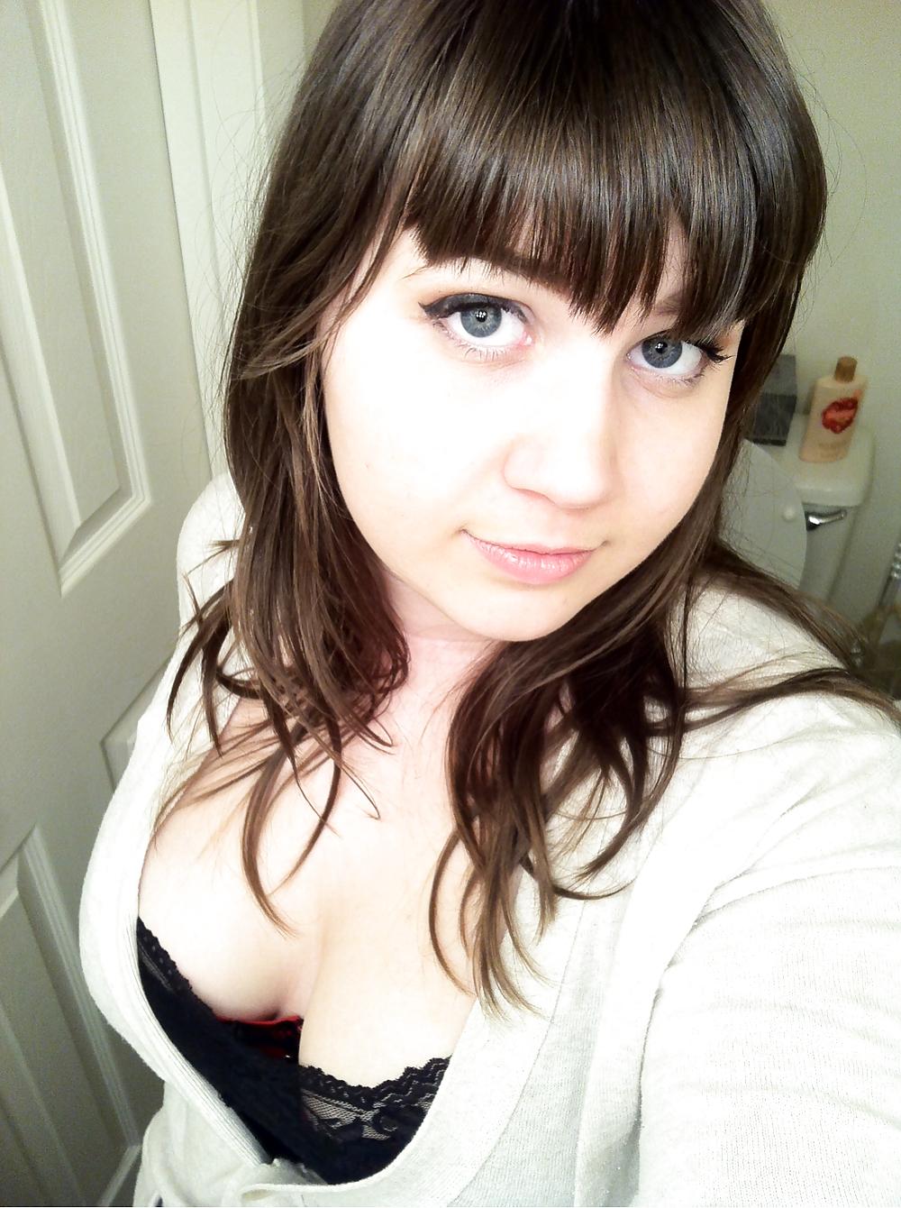 15P Adorable babe from the internet