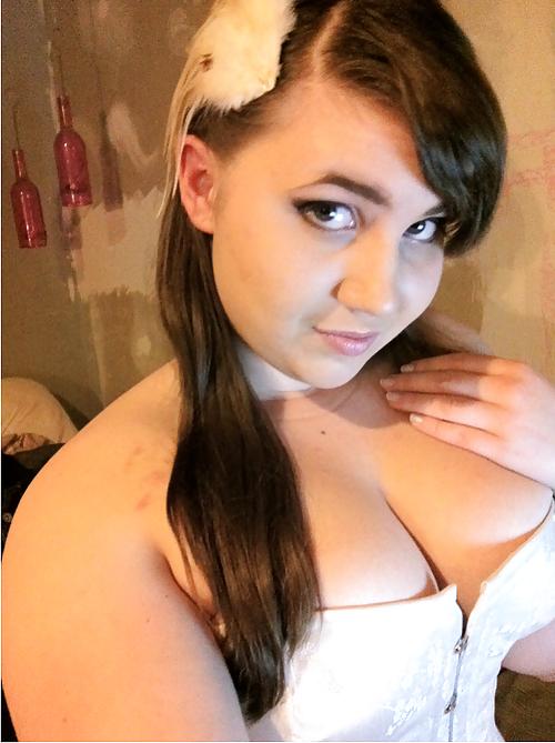 15P Adorable babe from the internet