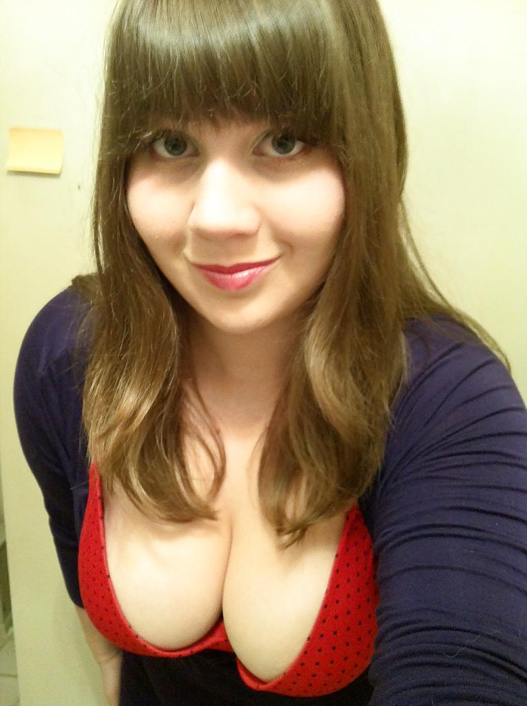 15P Adorable babe from the internet