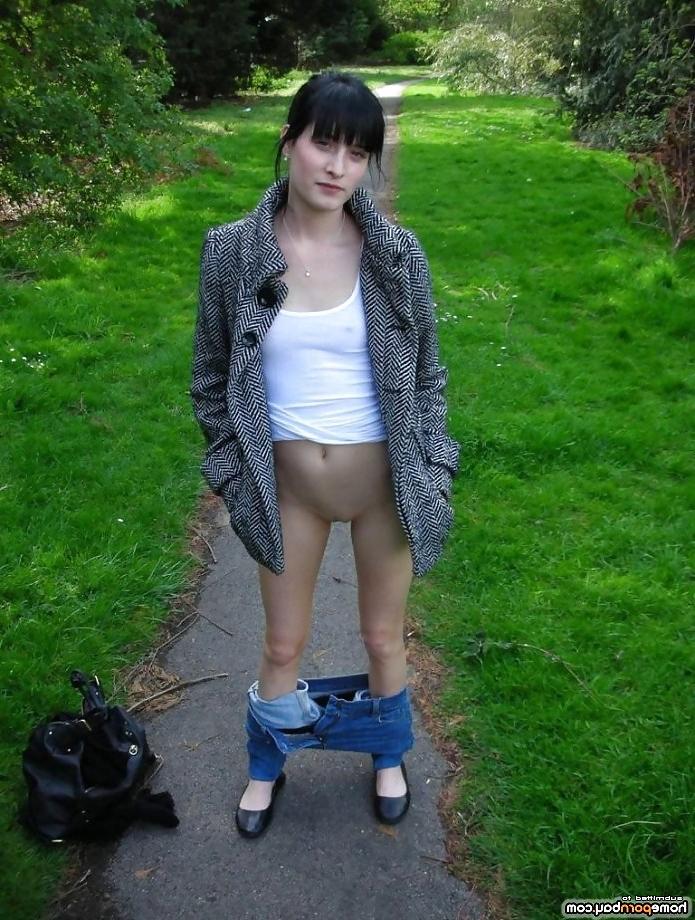 25P Adorable solo petite chick