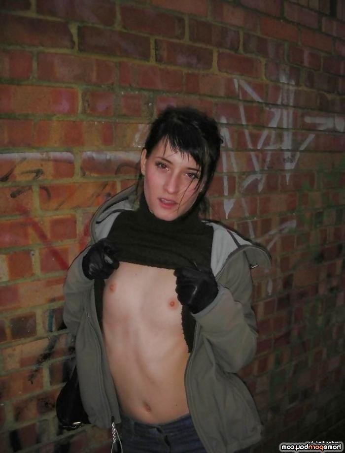 25P Adorable solo petite chick